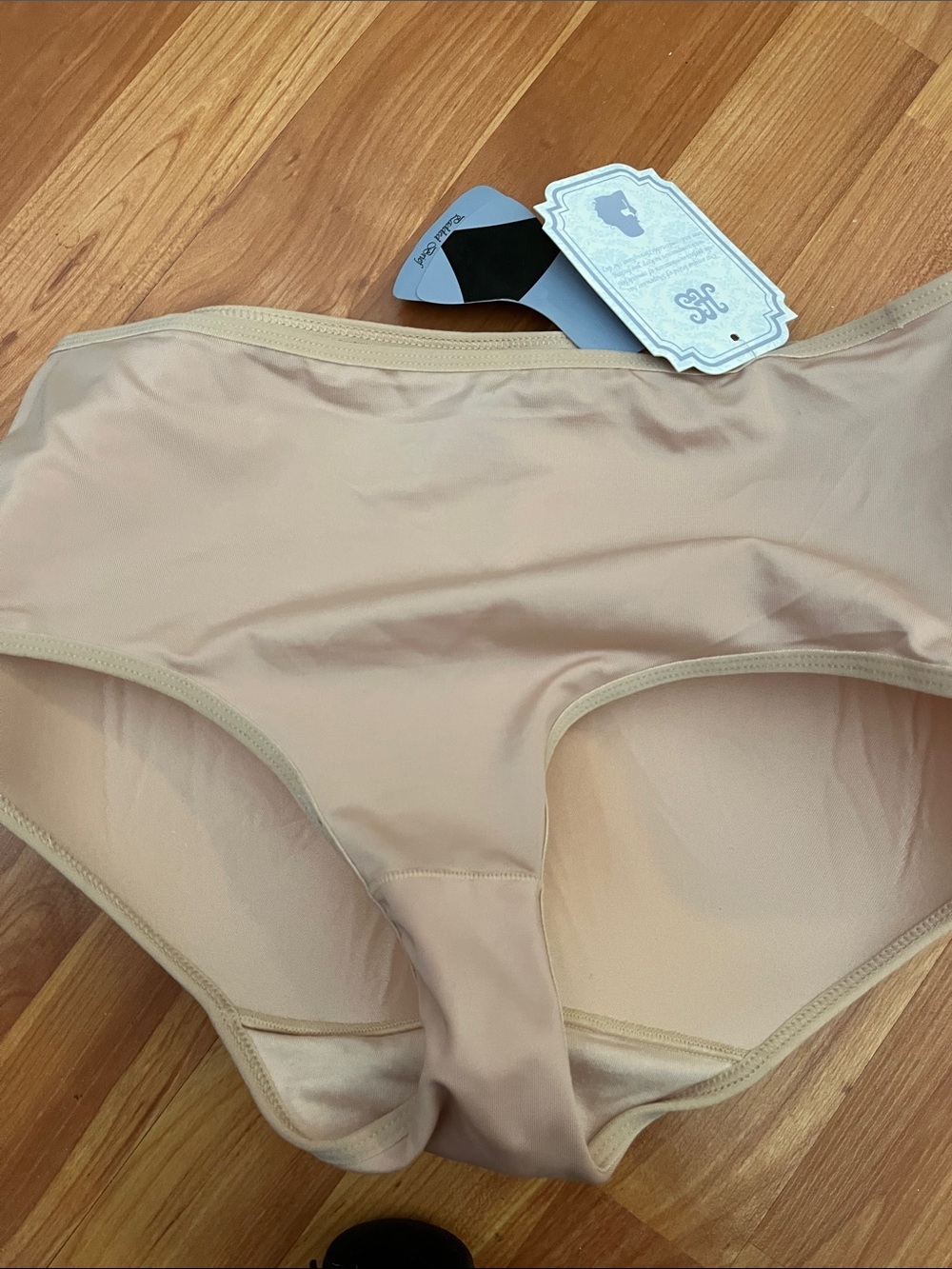 Padded Brief Size L Bum Enhancer - Picture 2 of 4